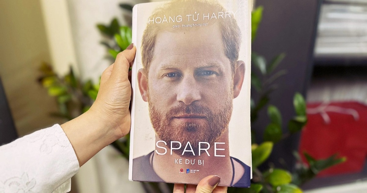 Hoàng tử Harry và Hành Trình Từ Bỏ Đời Sống Hoàng Gia Cuốn hồi ký của Hoàng tử Anh Harry ra mắt tại Việt Nam