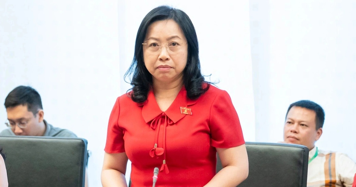 Đại biểu Quốc hội: Quản lý thế nào mà để cả chợ Ninh Hiệp bán hàng giả? Đại biểu Quốc hội: "Quản lý thế nào mà để cả chợ Ninh Hiệp bán hàng giả?"