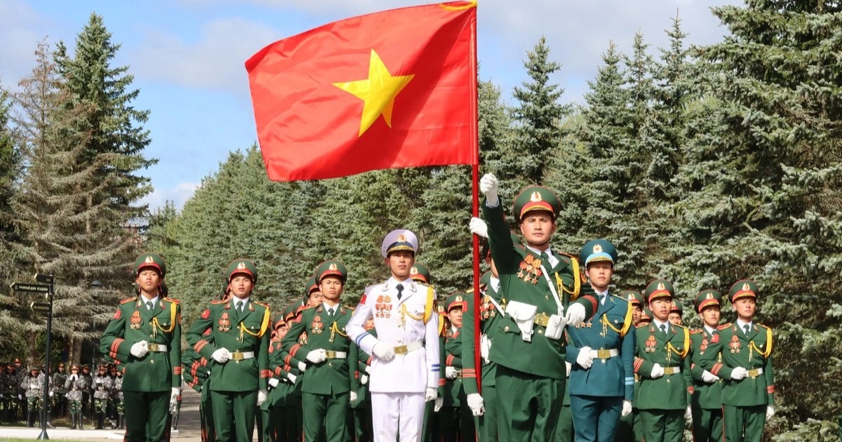 Đại tướng Phan Văn Giang gửi thư tới các chiến sĩ luyện duyệt binh tại Nga Đại tướng Phan Văn Giang gửi thư tới các chiến sĩ luyện duyệt binh tại Nga