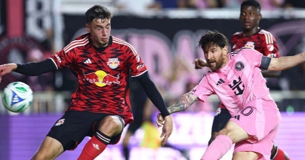 Đập tan nỗi buồn, Lionel Messi ghi bàn đẹp mắt, lập kỷ lục ở tuổi 38 Đập tan nỗi buồn, Lionel Messi ghi bàn đẹp mắt, lập kỷ lục ở tuổi 38