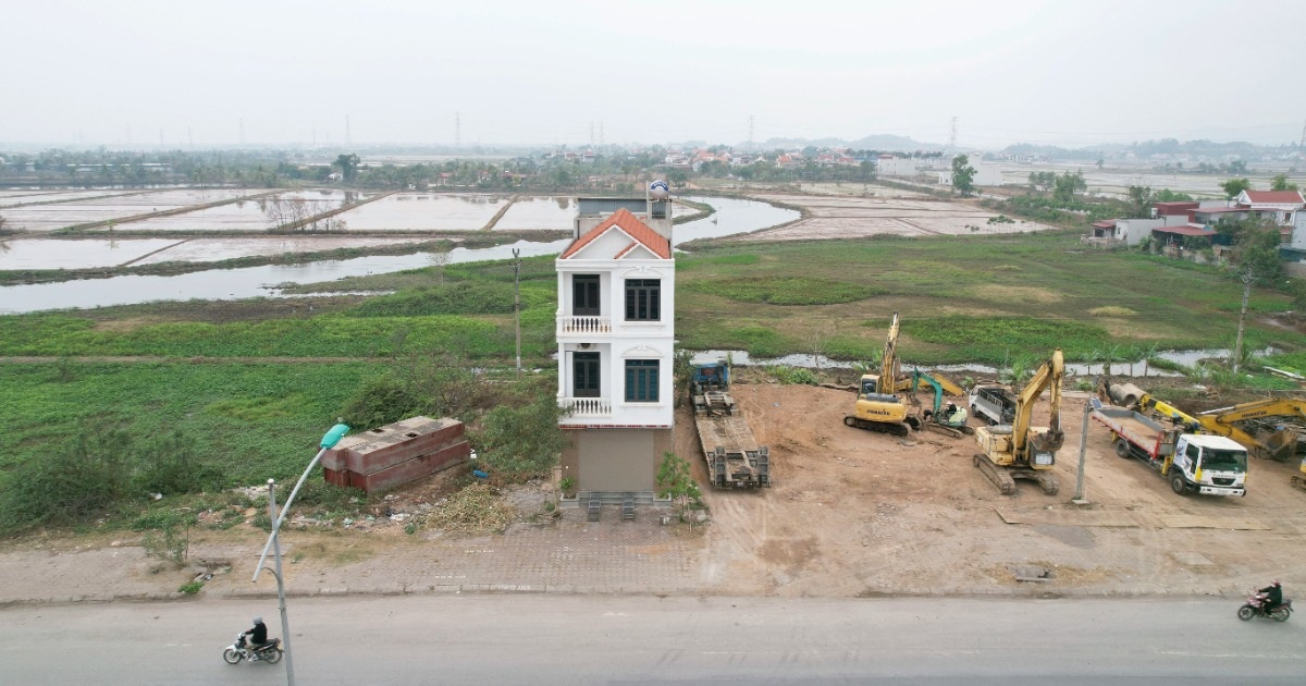 Diễn biến bất ngờ vụ xây nhầm nhà 3 tầng trên đất người khác Diễn biến bất ngờ vụ xây nhầm nhà 3 tầng trên đất người khác