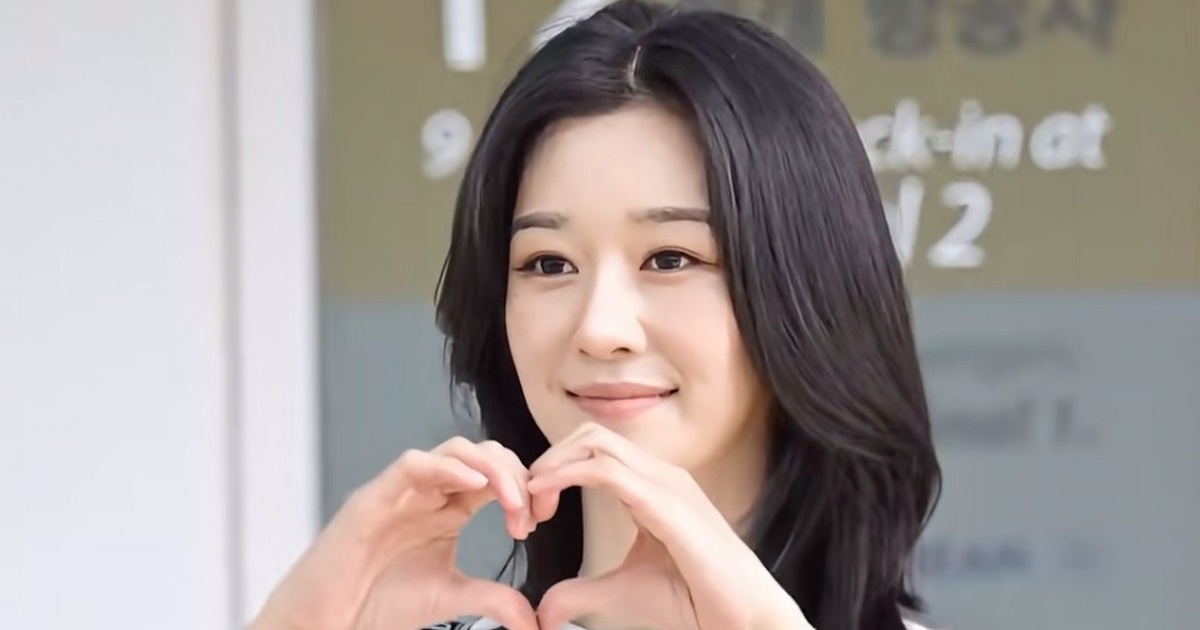 Seo Ye Ji Khoe Ảnh Đến Việt Nam Và Hành Trình Sự Nghiệp Đầy Biến Động "Điên nữ" Seo Ye Ji khoe ảnh đến Việt Nam với 2 triệu người hâm mộ