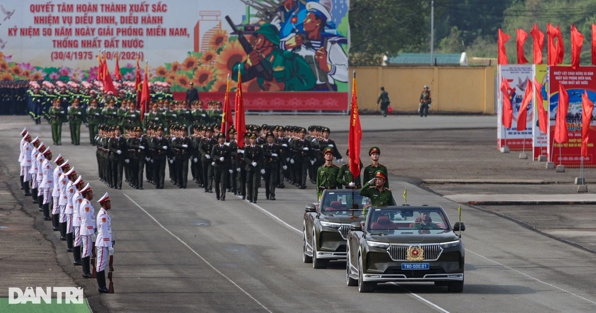 Diễu Binh và Duyệt Binh: Sự Khác Biệt và Ý Nghĩa Diễu binh và duyệt binh khác nhau như thế nào?