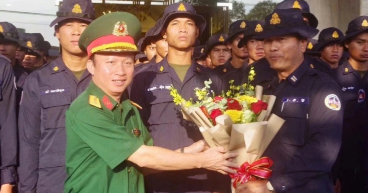 Đội diễu binh Trung Quốc, Lào và Campuchia về nước Đội diễu binh Trung Quốc, Lào và Campuchia về nước