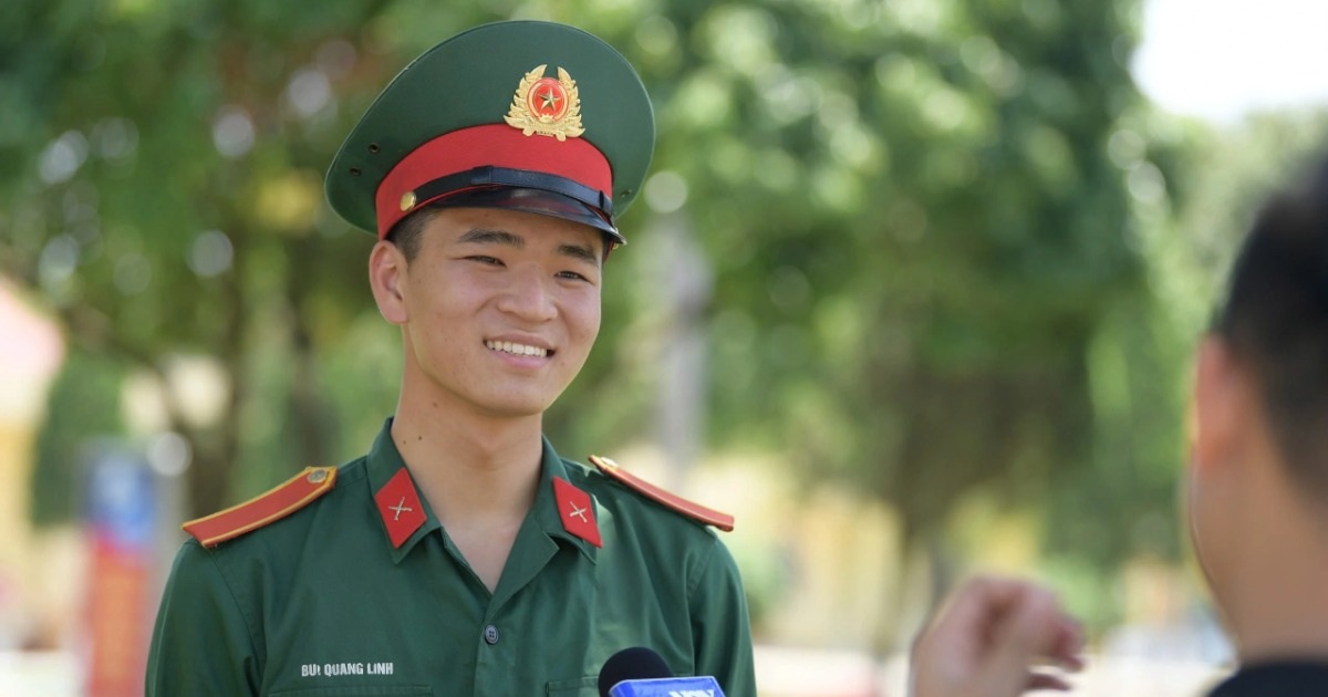 Gặp gỡ thượng sĩ duyệt binh tại Nga hát giao lưu với đoàn Trung Quốc Gặp gỡ thượng sĩ duyệt binh tại Nga hát giao lưu với đoàn Trung Quốc