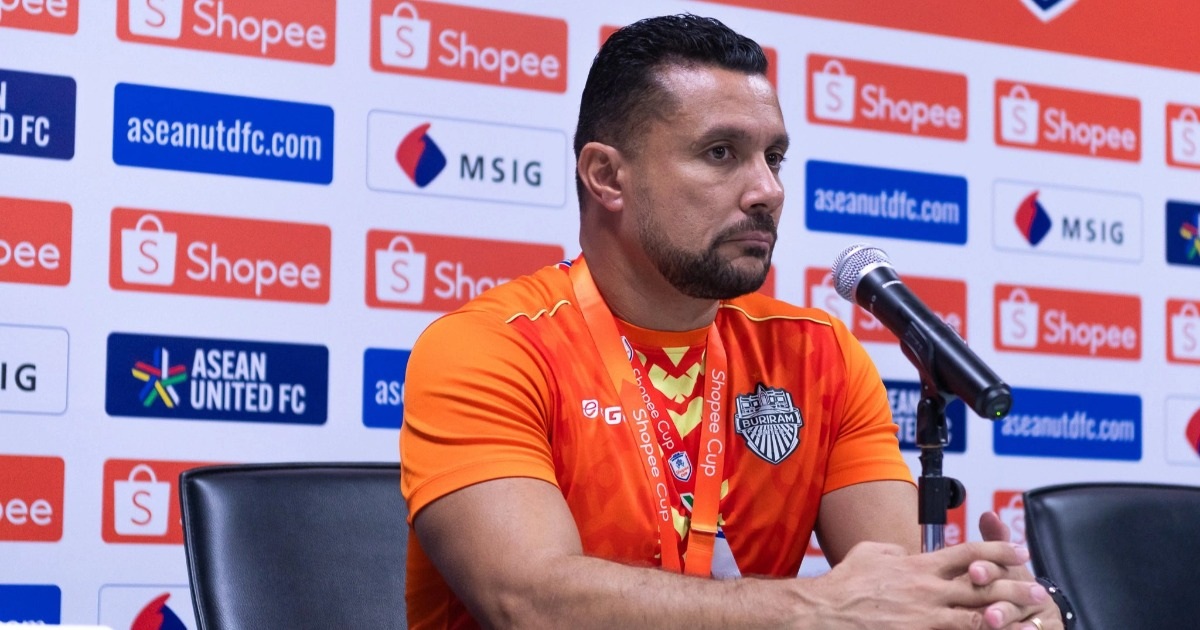 Buriram Đăng Quang Vô Địch Giải Đông Nam Á Sau Chiến Thắng Kịch Tính Trước CLB Công An Hà Nội HLV Buriram và thủ môn Chatchai tiết lộ chiêu đánh bại CLB Công an Hà Nội