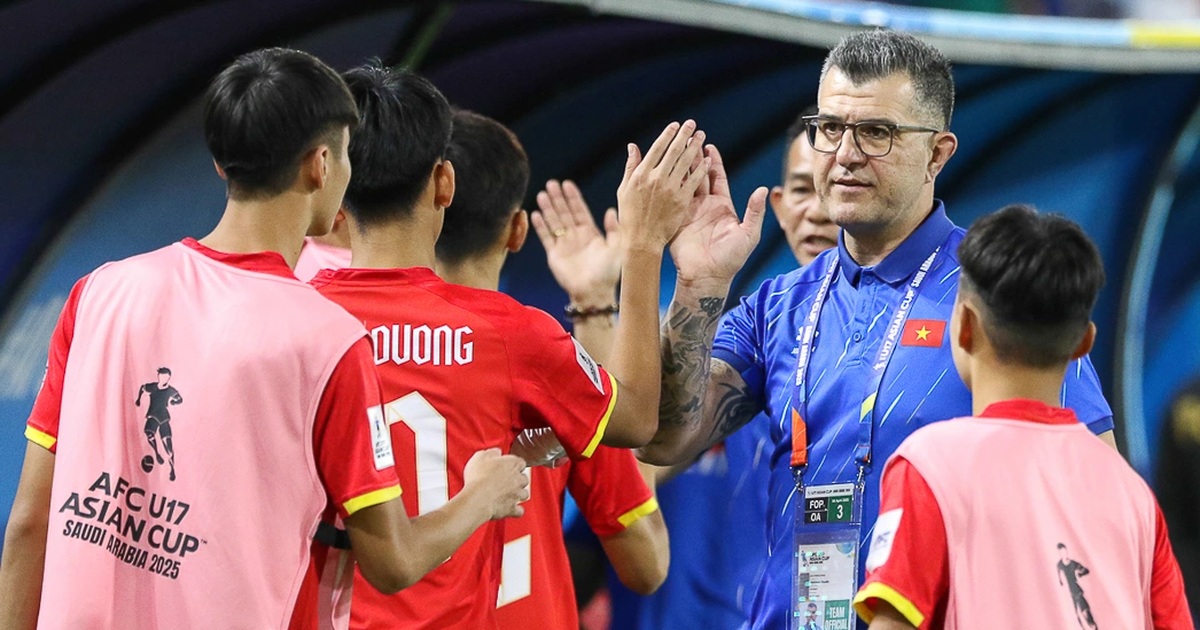 HLV Cristiano Roland công bố danh sách U16 Việt Nam sang Trung Quốc thi đấu HLV Cristiano Roland công bố danh sách U16 Việt Nam sang Trung Quốc thi đấu