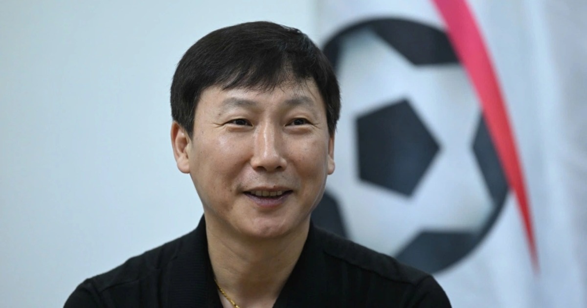 HLV Kim Sang Sik đón tin vui bất ngờ trước trận gặp Man Utd HLV Kim Sang Sik đón tin vui bất ngờ trước trận gặp Man Utd