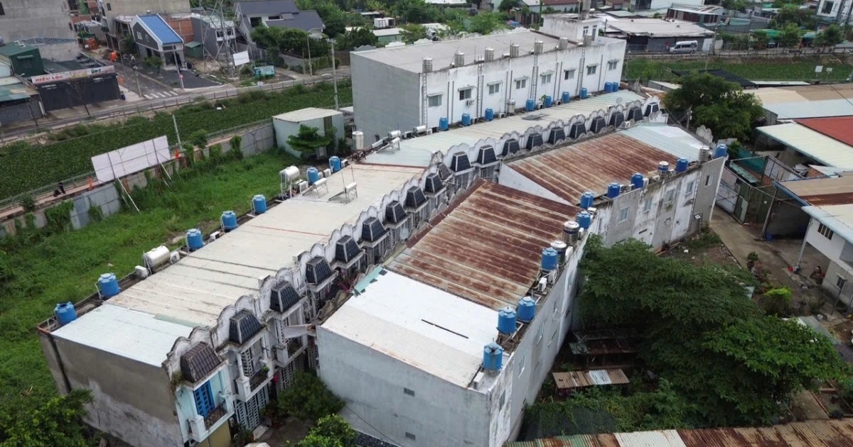 43 Căn Nhà Xây Sai Phép Ở TPHCM Đối Mặt Với Nguy Cơ Tháo Dỡ Hiện trạng dãy nhà 43 căn xây sai phép có nguy cơ bị tháo dỡ ở TPHCM