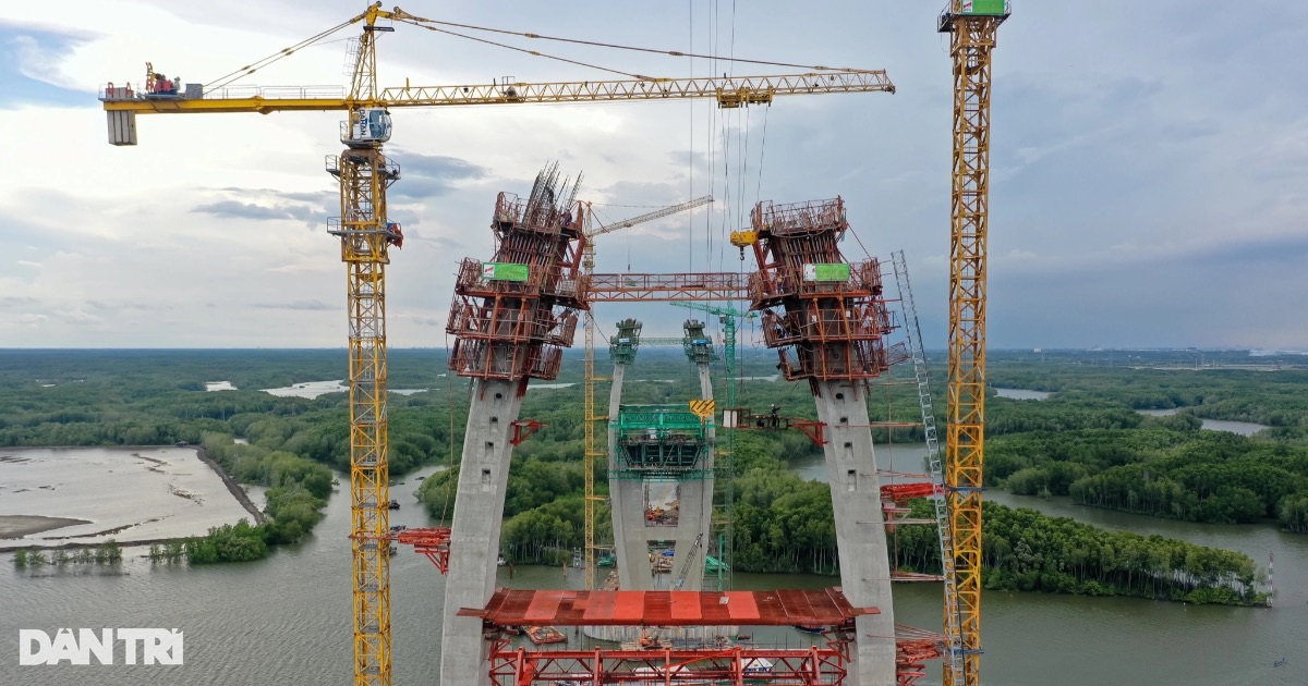 Tiến Độ Thi Công Cầu Phước An: Cây Cầu Có Nhịp Chính Dài Nhất Đông Nam Á Hối hả thi công trên cây cầu có nhịp chính dài nhất Đông Nam Á