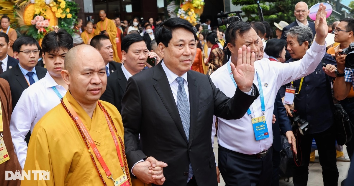 Đại Lễ Vesak Liên Hợp Quốc 2025 Chính Thức Khai Mạc Tại TPHCM Hơn 2.700 đại biểu tham dự Đại lễ Vesak 2025 ở TPHCM