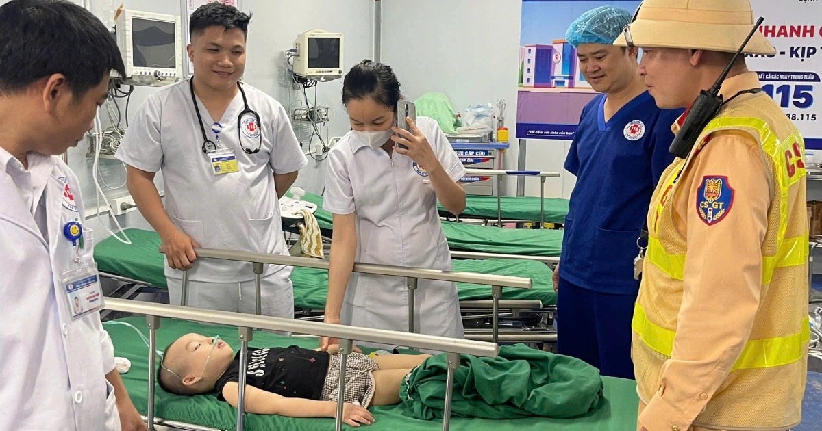 Lời Cầu Cứu Của Người Mẹ Và Phản Ứng Quyết Đoán Của Lực Lượng CSGT Lời cầu cứu của người mẹ và phản ứng quyết đoán của lực lượng CSGT