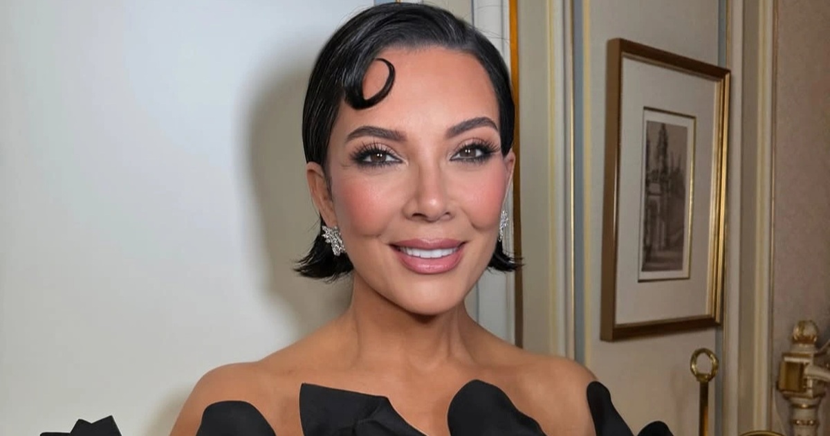 Kris Jenner Trẻ Đẹp Hệt Như Con Gái Kim Kardashian Kém 25 Tuổi Mẹ của Kim Kardashian trẻ đẹp hệt như con gái kém 25 tuổi