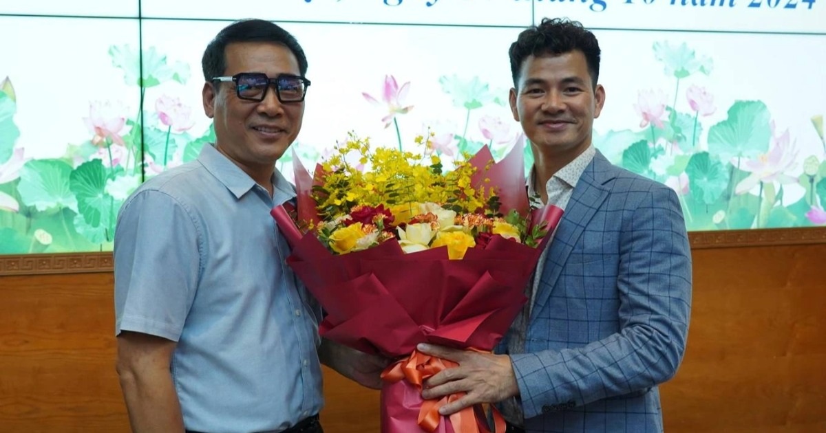 NSƯT Kiều Minh Hiếu Được Bổ Nhiệm Làm Giám Đốc Nhà Hát Kịch Việt Nam NSƯT Kiều Minh Hiếu được bổ nhiệm làm Giám đốc Nhà hát Kịch Việt Nam