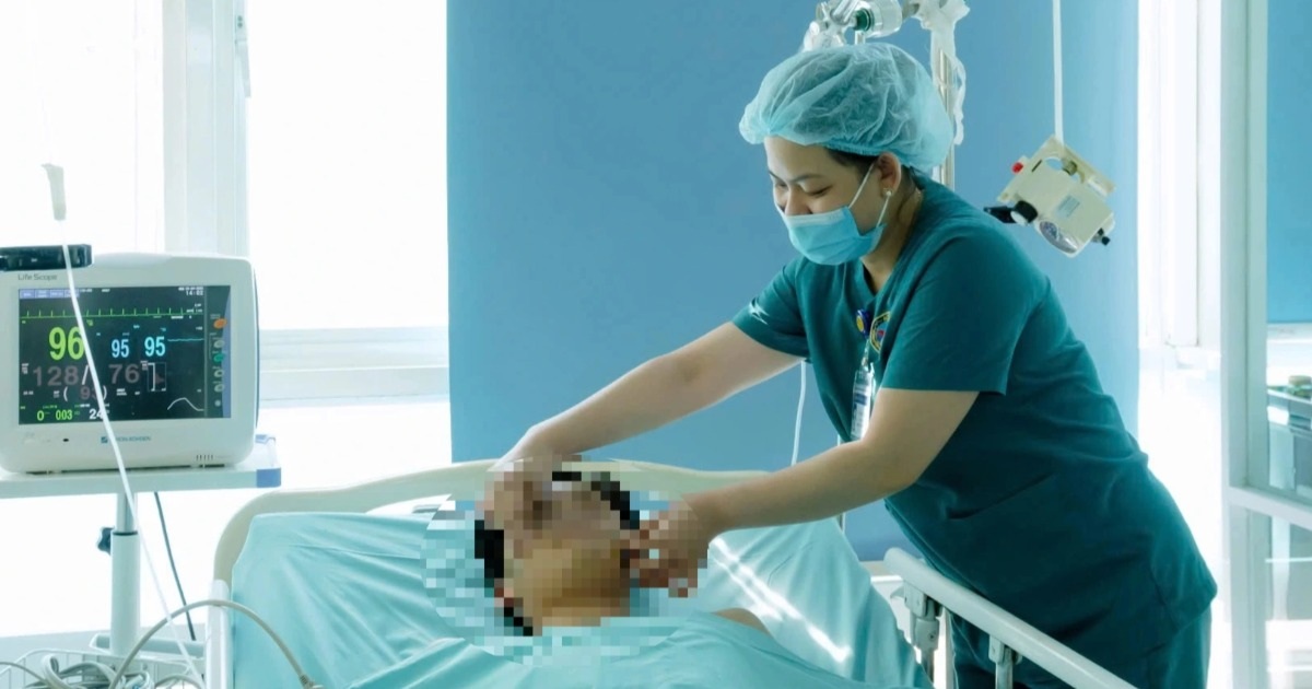 Nam sinh 16 tuổi đuối nước, ngừng thở khi đi tắm biển Nam sinh 16 tuổi đuối nước, ngừng thở khi đi tắm biển