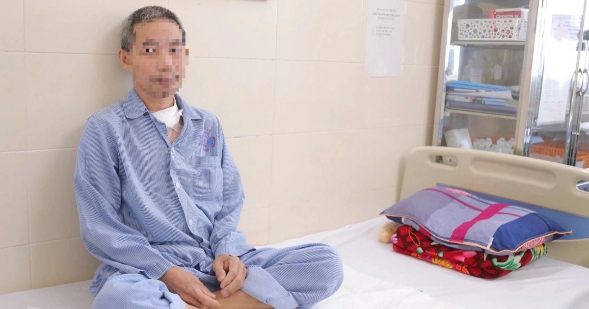 Phát Hiện và Điều Trị Thành Công Hai Loại Ung Thư Cùng Lúc Người đàn ông cùng lúc mắc 2 loại ung thư dạ dày, thực quản