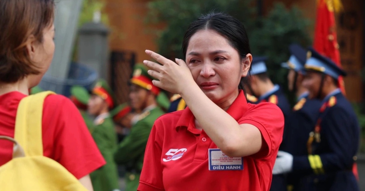 Duyên Quỳnh: Tôi Biết Ơn Ca Sĩ Võ Hạ Trâm Vì Bản Hit 2 Tỷ Lượt Xem Nữ ca sĩ hát bản gốc của hit 2 tỷ lượt xem: "Tôi biết ơn ca sĩ Võ Hạ Trâm"