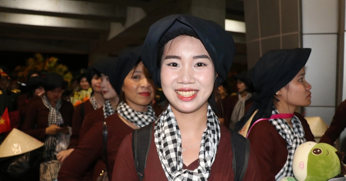 Measles Vaccination Campaign in Vietnam – Phase 3 Nữ dân quân xứ Nghệ chia sẻ đặc sản miền Nam khi trở về từ lễ diễu binh