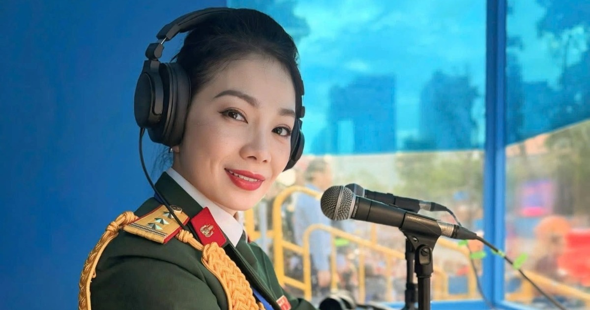Nữ thuyết minh kể chuyện bị ốm, phải thi tuyển gắt gao ở lễ diễu binh Nữ thuyết minh kể chuyện bị ốm, phải thi tuyển gắt gao ở lễ diễu binh