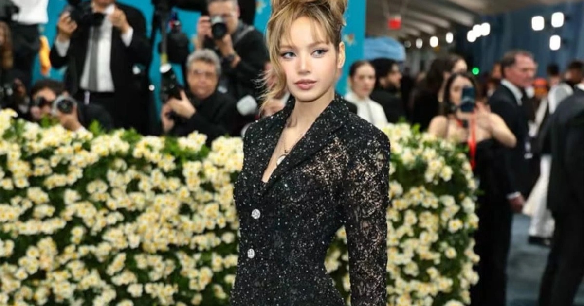 Quần tất của Lisa tại Met Gala giá 13 triệu đồng vẫn “cháy hàng” Quần tất của Lisa tại Met Gala giá 13 triệu đồng vẫn "cháy hàng"
