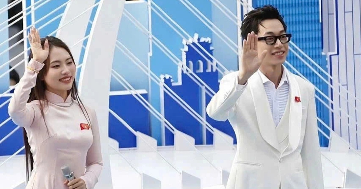 Rapper Double2T kể chuyện khó quên khi hát cùng Phương Mỹ Chi ở đại lễ Rapper Double2T kể chuyện khó quên khi hát cùng Phương Mỹ Chi ở đại lễ