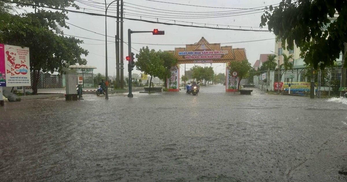 TPHCM Mưa Lớn, Nhiều Nơi Ngập Úng Cục Bộ TPHCM mưa lớn, nhiều nơi ngập úng cục bộ