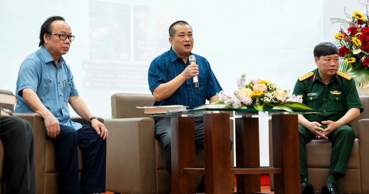 Tác giả Nguyễn Xuân Tuấn và hành trình khám phá “con đường tương lai” Tác giả Nguyễn Xuân Tuấn và hành trình khám phá "con đường tương lai"