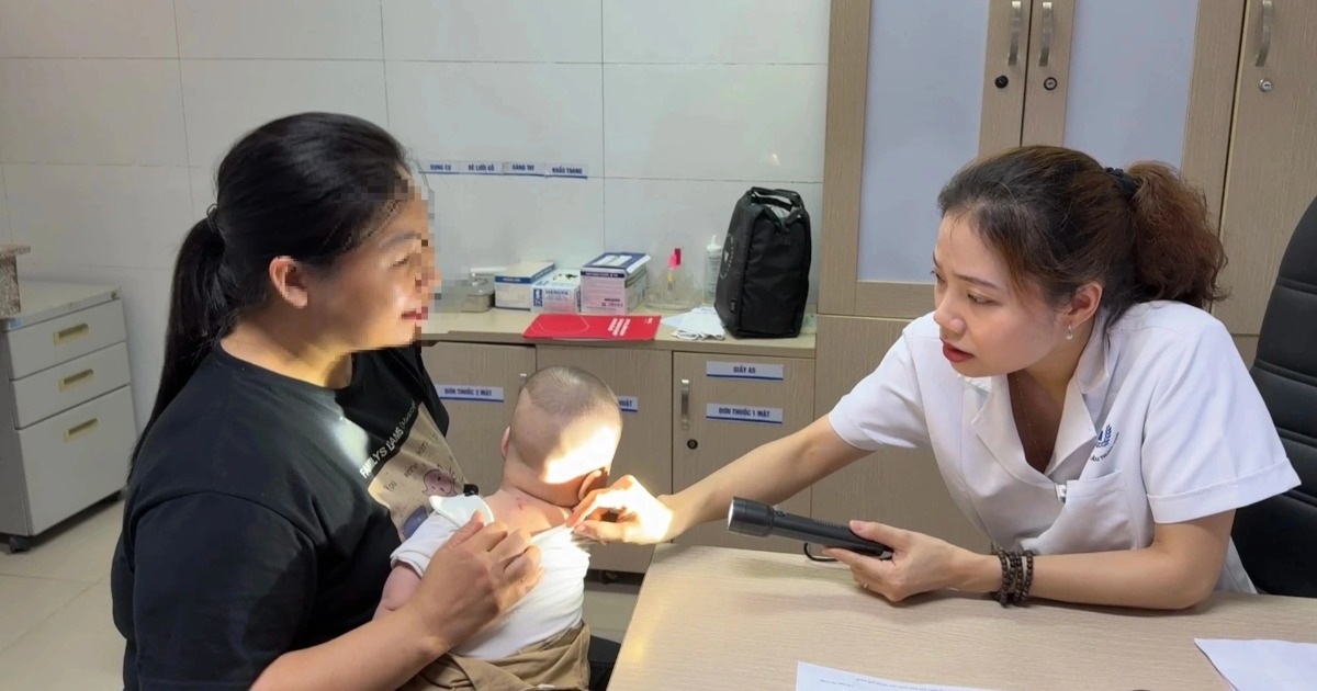 Thời tiết nắng nóng, hơn 2.000 lượt khám bệnh da mỗi ngày Thời tiết nắng nóng, hơn 2.000 lượt khám bệnh da mỗi ngày