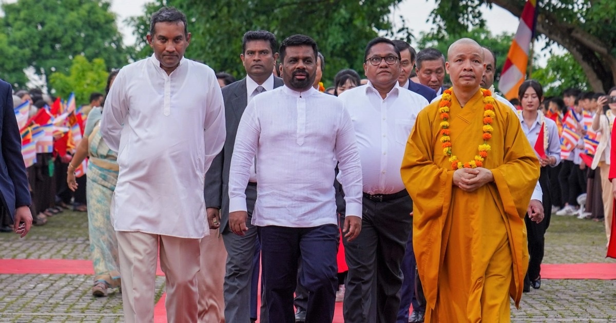 Tổng thống Sri Lanka chiêm bái lễ Phật tại chùa Bái Đính Tổng thống Sri Lanka chiêm bái lễ Phật tại chùa Bái Đính