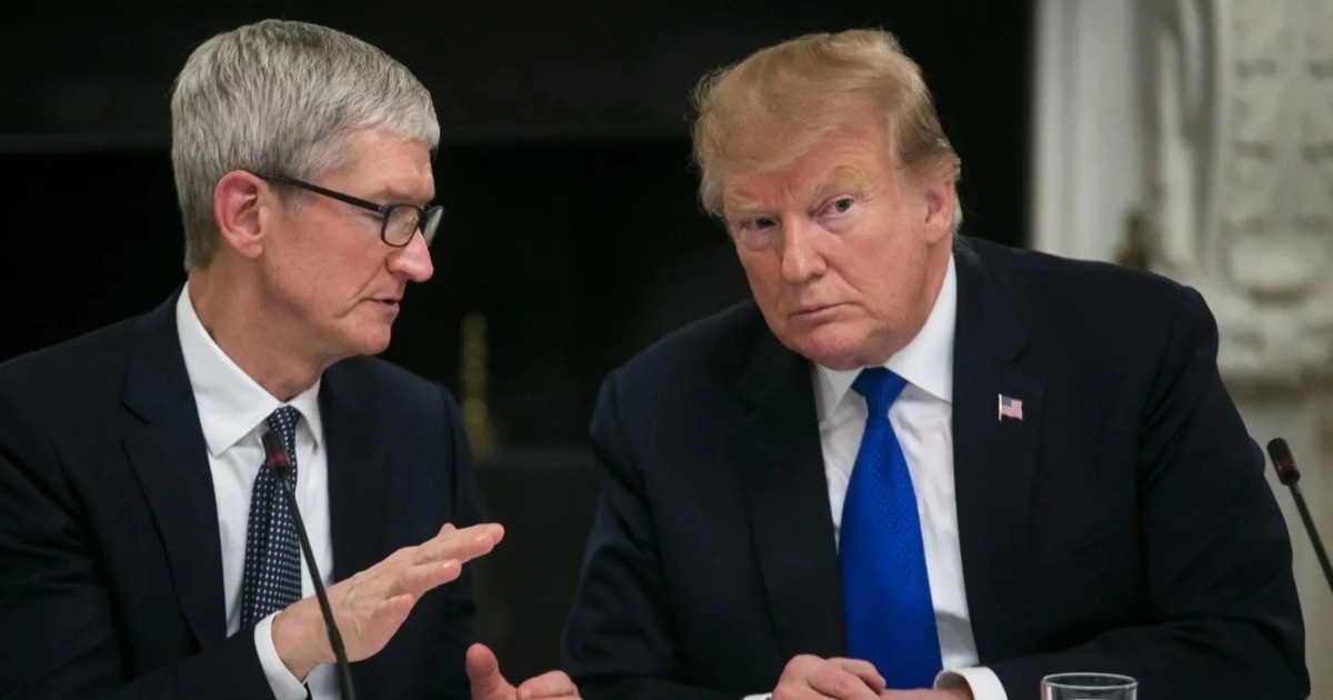 Tổng thống Trump không hài lòng với kế hoạch sản xuất iPhone tại Ấn Độ của CEO Apple Tim Cook Tổng thống Trump không hài lòng với CEO Apple Tim Cook