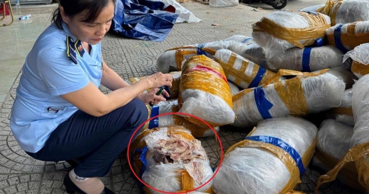 700kg mực khô vô chủ bốc mùi trên vỉa hè Đà Nẵng 700kg mực khô vô chủ bốc mùi trên vỉa hè Đà Nẵng