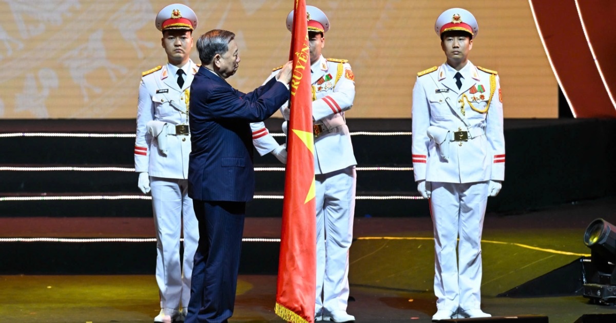 Báo chí cách mạng Việt Nam được tặng thưởng Huân chương Hồ Chí Minh Báo chí cách mạng Việt Nam được tặng thưởng Huân chương Hồ Chí Minh