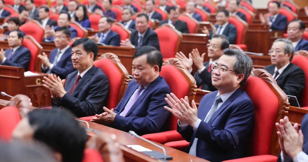 Bộ Chính trị đốc thúc chỉ định chủ tịch các tỉnh, thành mới trước 30/6 Bộ Chính trị đốc thúc chỉ định chủ tịch các tỉnh, thành mới trước 30/6
