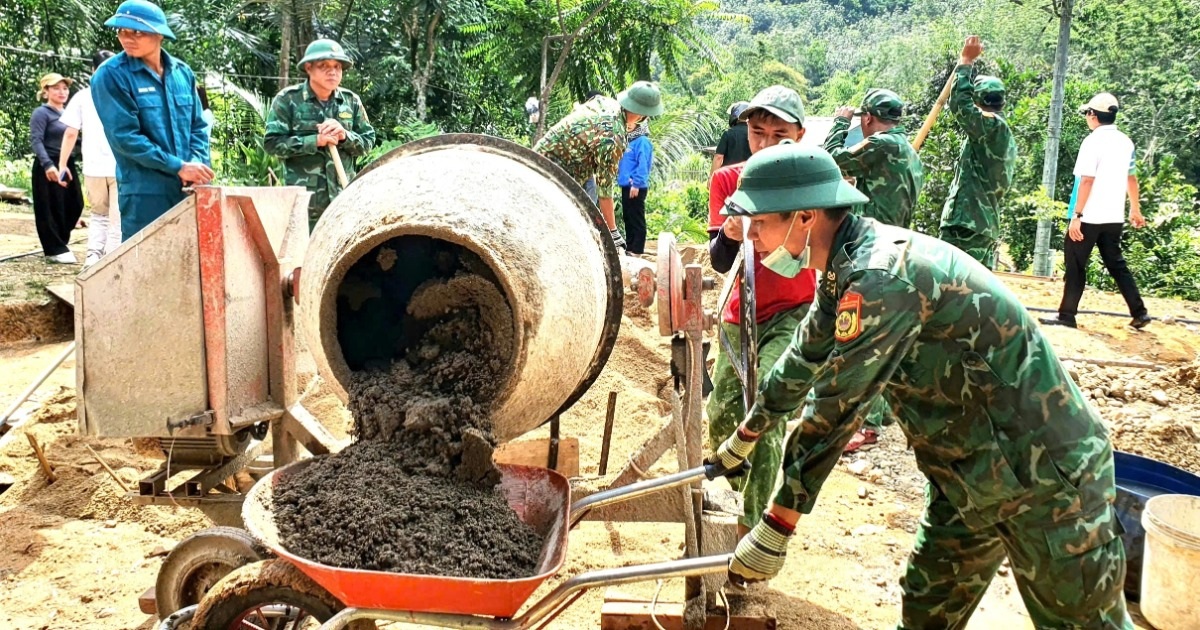 Vợ Chồng Anh Kông Nhận Hỗ Trợ Xóa Nhà Tạm, Nhà Dột Nát Tại Quảng Nam Bộ đội biên phòng vừa giữ biên cương, vừa giúp dân xóa nhà tạm