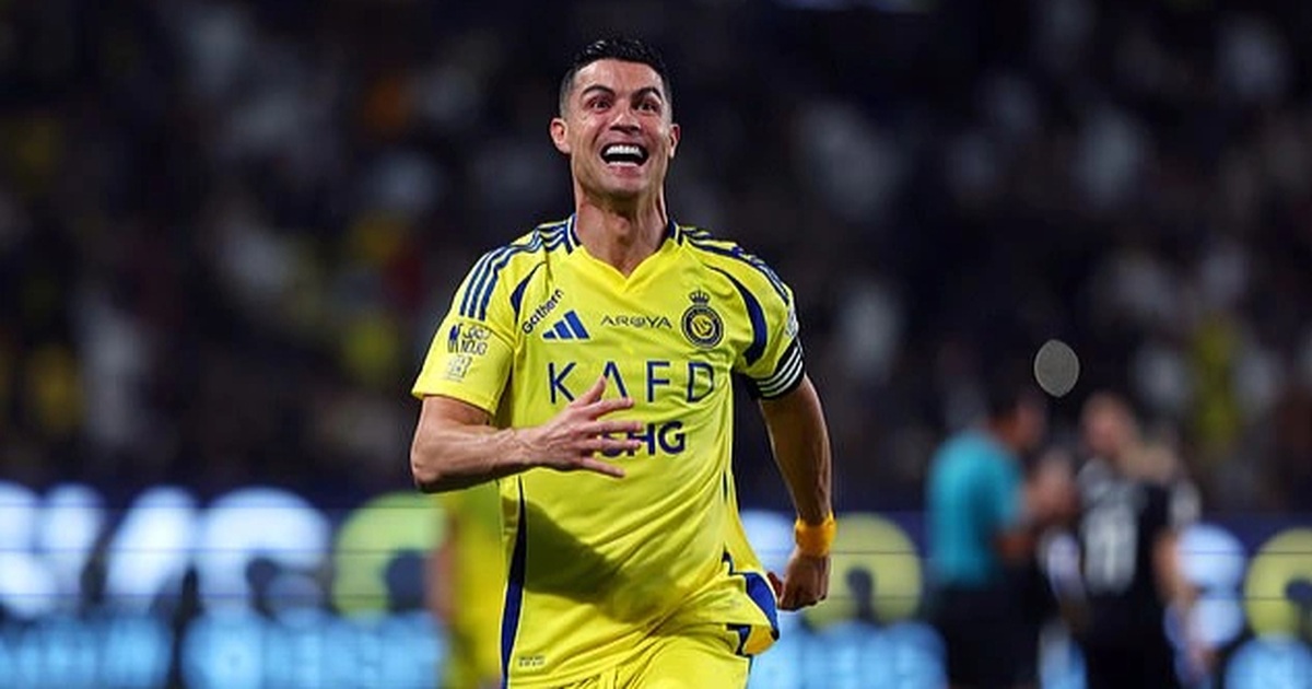 C.Ronaldo tuyên bố bất ngờ về lý do ở lại nhận “núi tiền” tại Al Nassr C.Ronaldo tuyên bố bất ngờ về lý do ở lại nhận "núi tiền" tại Al Nassr