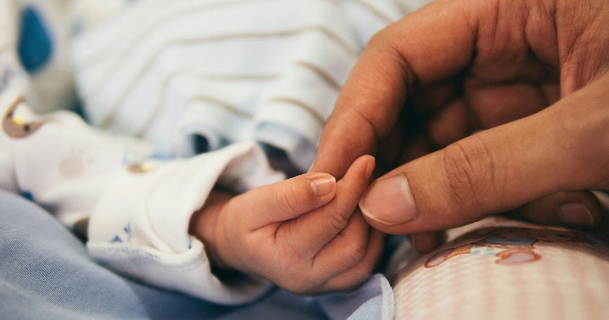Cấp cứu bé gái mới 3 tháng tuổi bị người thân xâm hại Cấp cứu bé gái mới 3 tháng tuổi bị người thân xâm hại