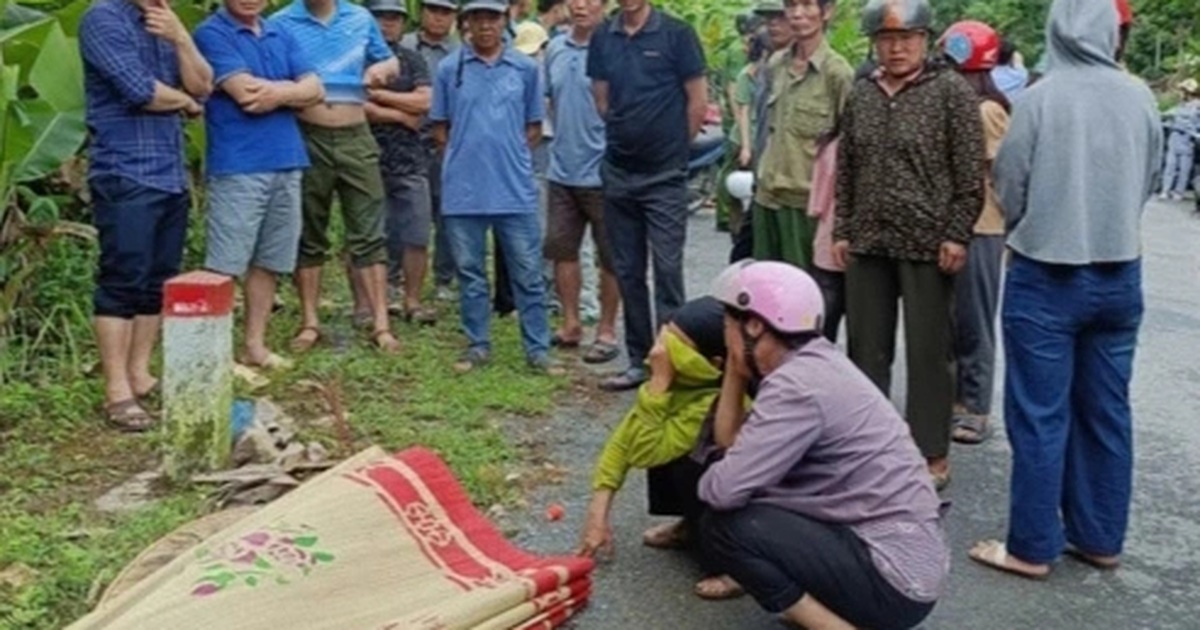 Cụ bà 71 tuổi bị lũ cuốn trôi Cụ bà 71 tuổi bị lũ cuốn trôi