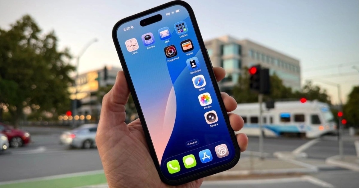 Điểm tuần: iOS 26 ra mắt, ChatGPT gặp sự cố Điểm tuần: iOS 26 ra mắt, ChatGPT gặp sự cố