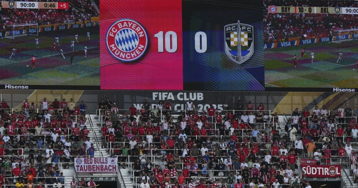 FIFA bị chỉ trích sau khi Bayern Munich giành chiến thắng 10-0 FIFA bị chỉ trích sau khi Bayern Munich giành chiến thắng 10-0
