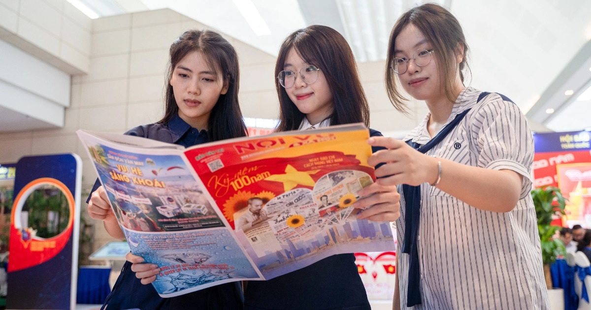 Gen Z nối dài ngòi bút cách mạng trên “mặt trận số” Gen Z nối dài ngòi bút cách mạng trên "mặt trận số"