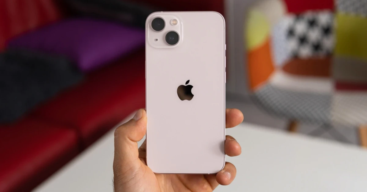 Giá iPhone 13 giảm về mức thấp nhất từ khi lên kệ tại Việt Nam Giá iPhone 13 giảm về mức thấp nhất từ khi lên kệ tại Việt Nam