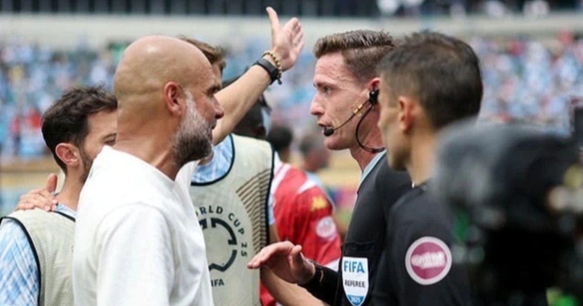 HLV Pep Guardiola phẫn nộ với trọng tài, CĐV tranh cãi dữ dội HLV Pep Guardiola phẫn nộ với trọng tài, CĐV tranh cãi dữ dội