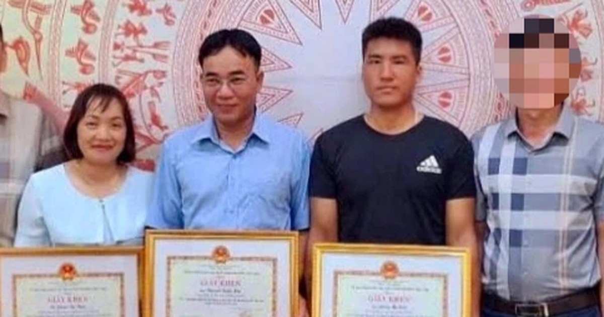 Khen thưởng 3 cá nhân cứu nữ sinh lớp 9 bị đuối nước dưới sông Lô Khen thưởng 3 cá nhân cứu nữ sinh lớp 9 bị đuối nước dưới sông Lô