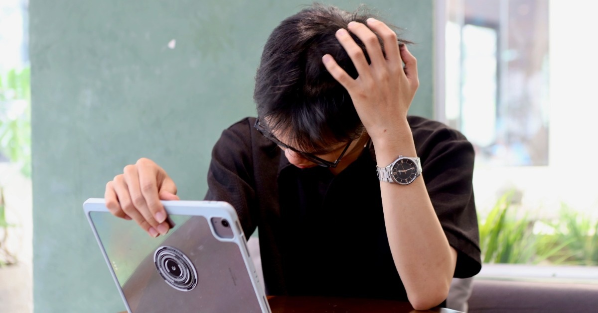 Khổ vì ChatGPT sập: Trễ hạn, nặn từng chữ vì lâu không động não Khổ vì ChatGPT sập: Trễ hạn, nặn từng chữ vì lâu không động não