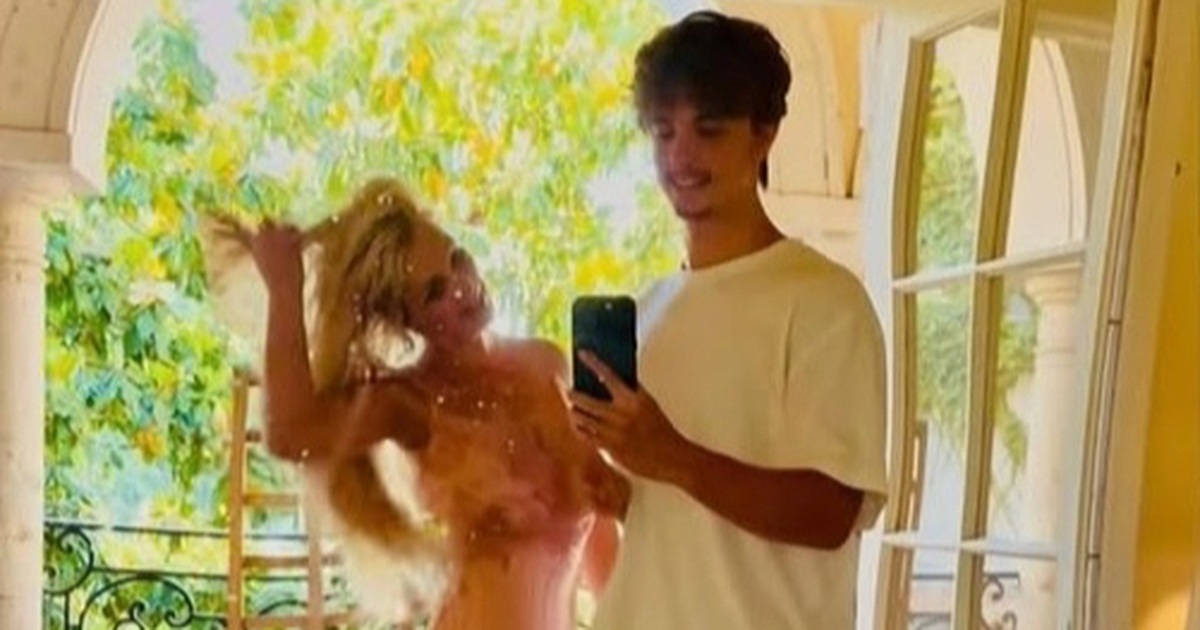 Khoảnh khắc đoạn tụ của Britney Spears và con trai sau nhiều năm xa cách Khoảnh khắc đoạn tụ của Britney Spears và con trai sau nhiều năm xa cách