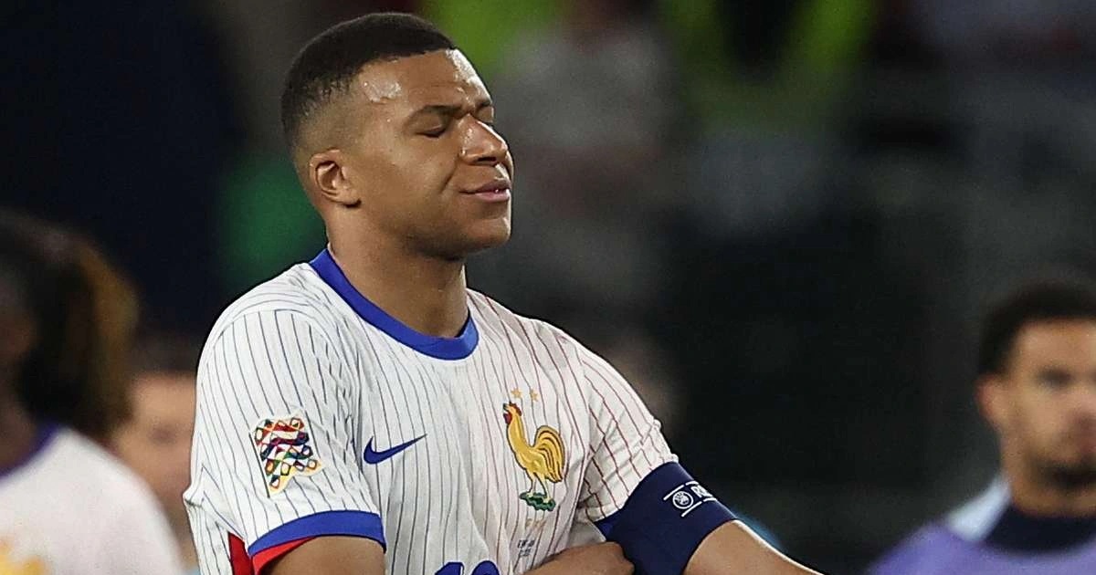 Kylian Mbappe bị chỉ trích dữ dội, từng cân nhắc giã từ đội tuyển Pháp Kylian Mbappe bị chỉ trích dữ dội, từng cân nhắc giã từ đội tuyển Pháp