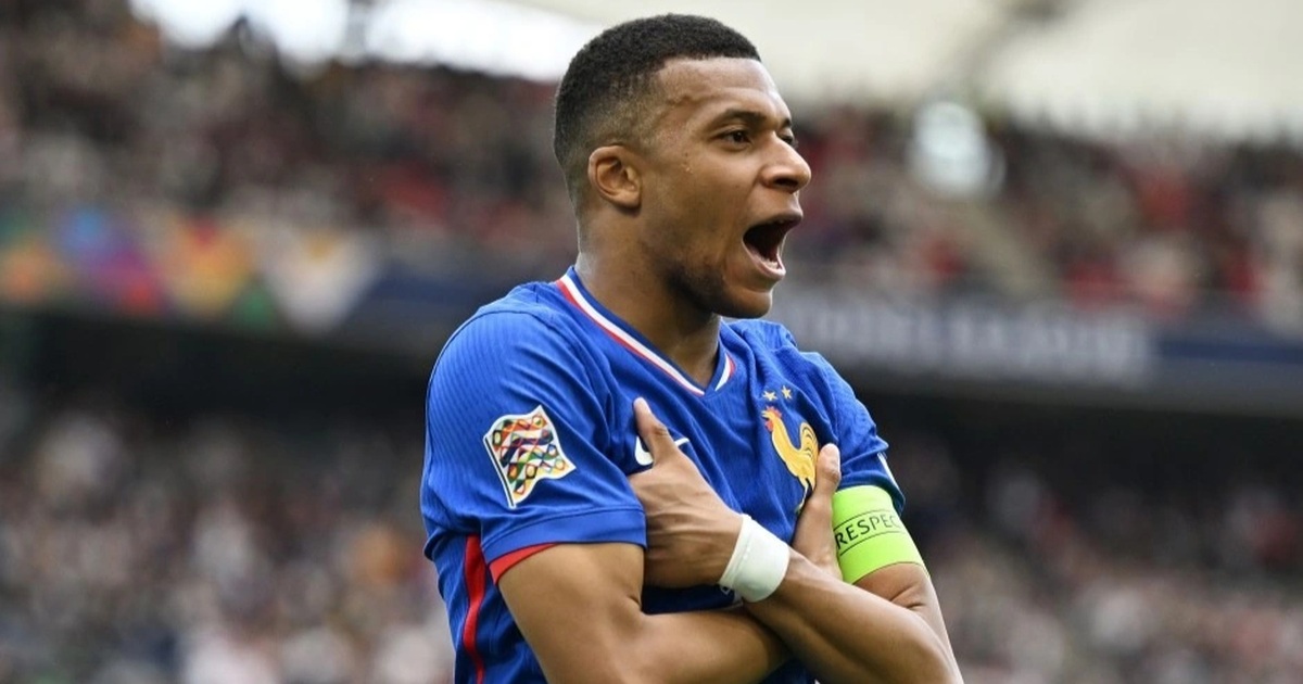 Mbappe đi vào lịch sử tuyển Pháp, phá kỷ lục của huyền thoại Thierry Henry Mbappe đi vào lịch sử tuyển Pháp, phá kỷ lục của huyền thoại Thierry Henry