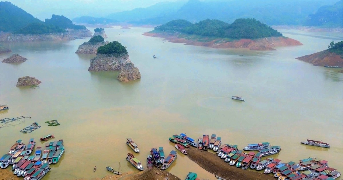 Mực nước hồ thủy điện nhân tạo lớn nhất Việt Nam xuống thấp kỷ lục Mực nước hồ thủy điện nhân tạo lớn nhất Việt Nam xuống thấp kỷ lục
