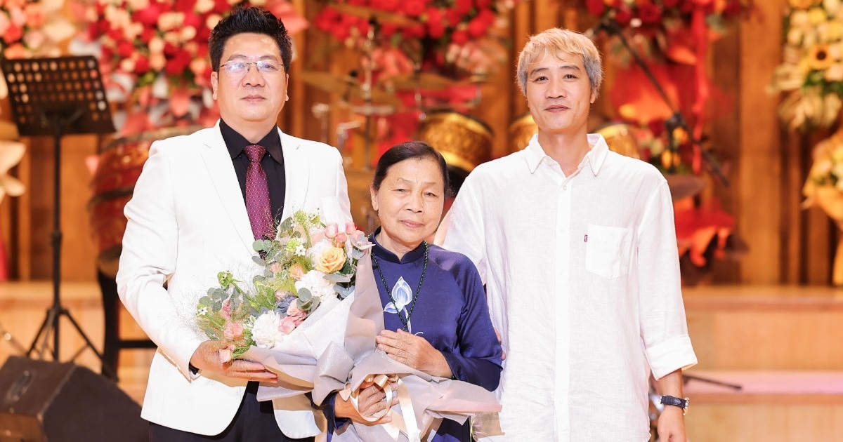NSND Quốc Hưng nhậm chức Giám đốc Học viện Âm nhạc Quốc gia Việt Nam NSND Quốc Hưng nhậm chức Giám đốc Học viện Âm nhạc Quốc gia Việt Nam