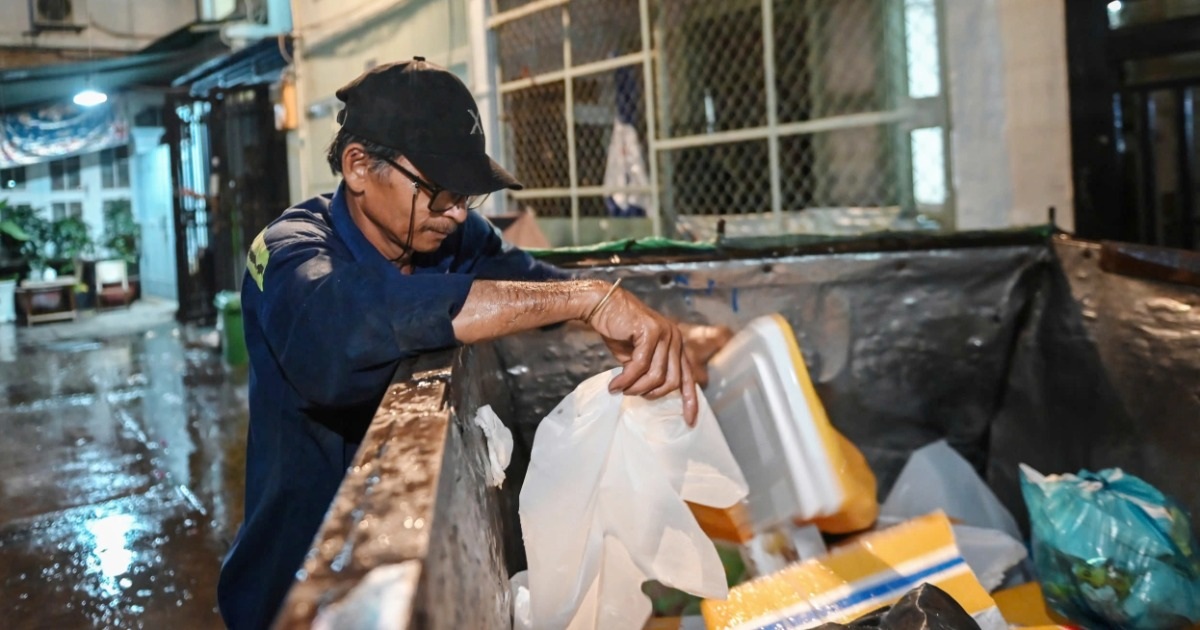 Nhiều nơi ở TPHCM gặp trở ngại thu phí rác theo cách xác định khối lượng Nhiều nơi ở TPHCM gặp trở ngại thu phí rác theo cách xác định khối lượng